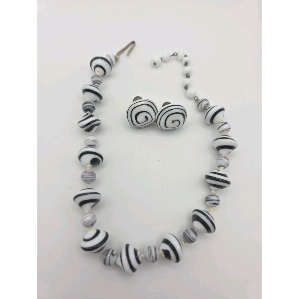 Vintage Black White Swirl Glass Bead Knotted Choker 14.5" Japan Screwback Earrin